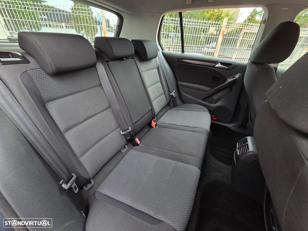 VW Golf 2.0 TDi Confortline - 8