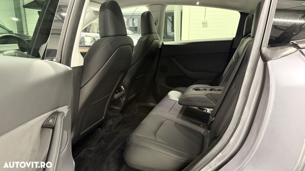 Tesla Model Y Performance Dual Motor AWD - 7