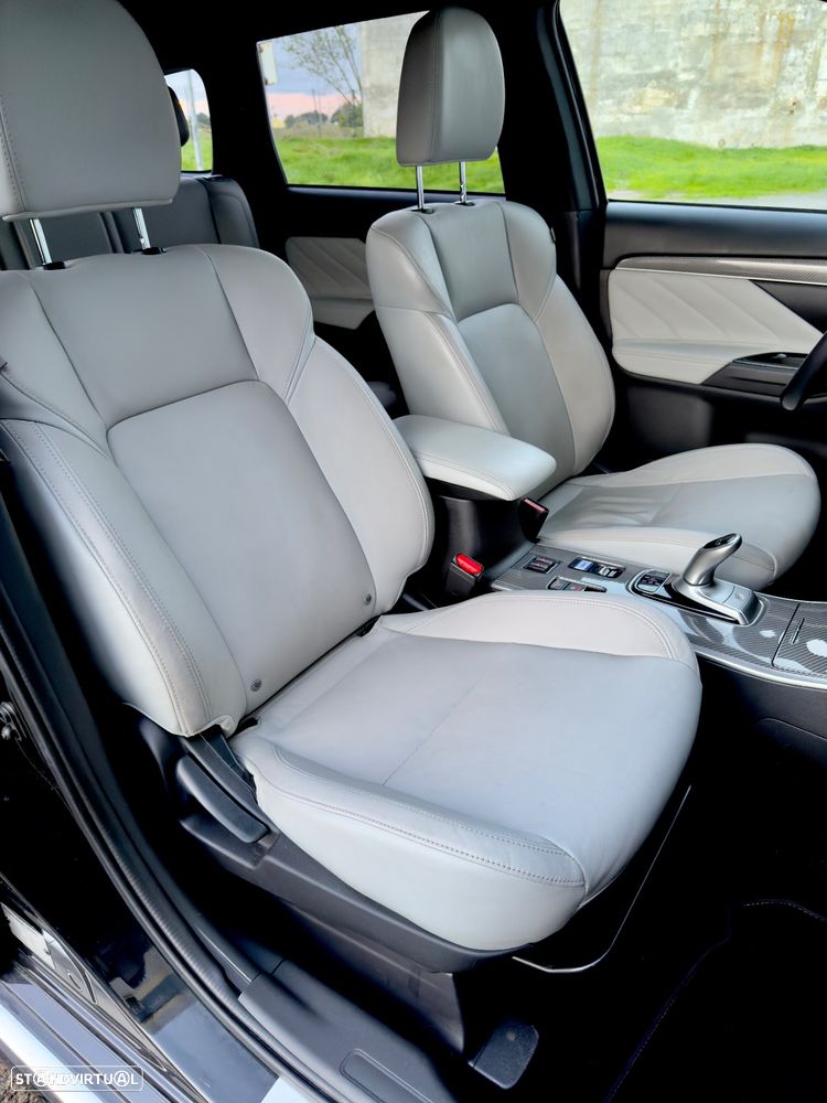 Mitsubishi Outlander - 15