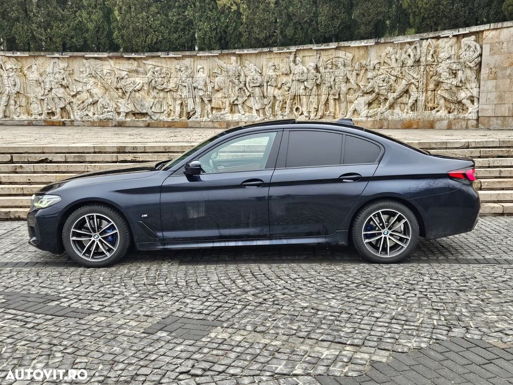 BMW Seria 5 530i xDrive AT MHEV - 30