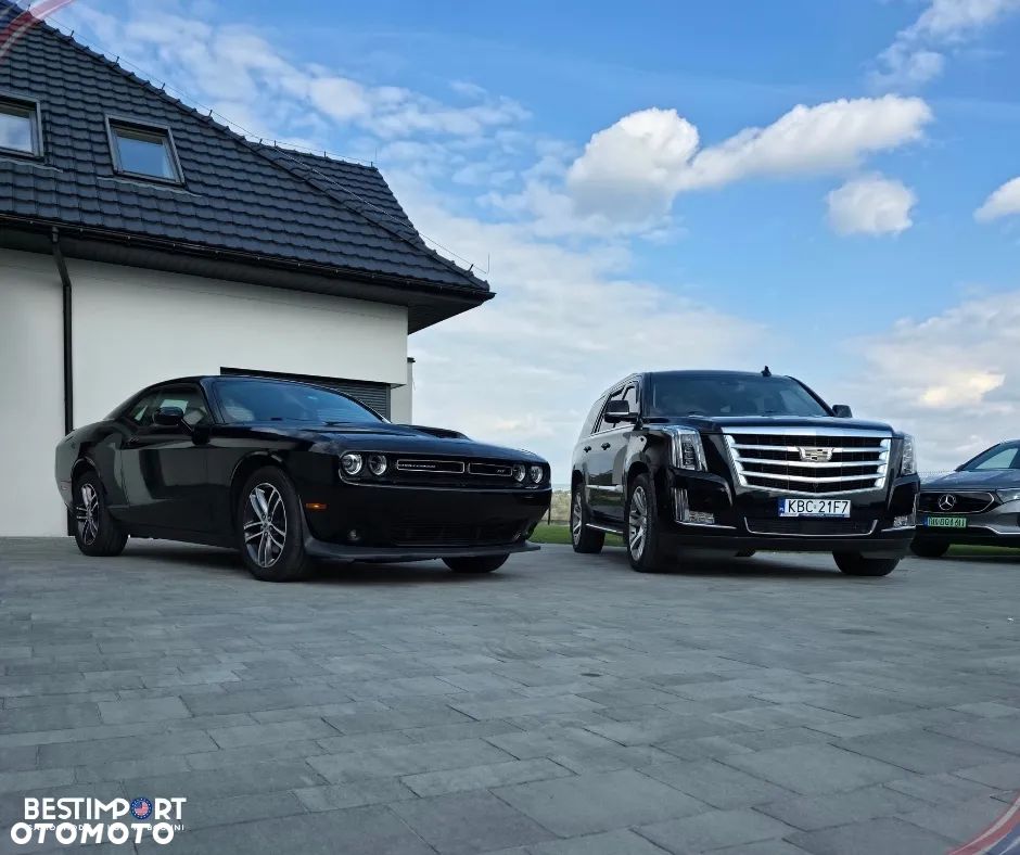 Cadillac Escalade - 5