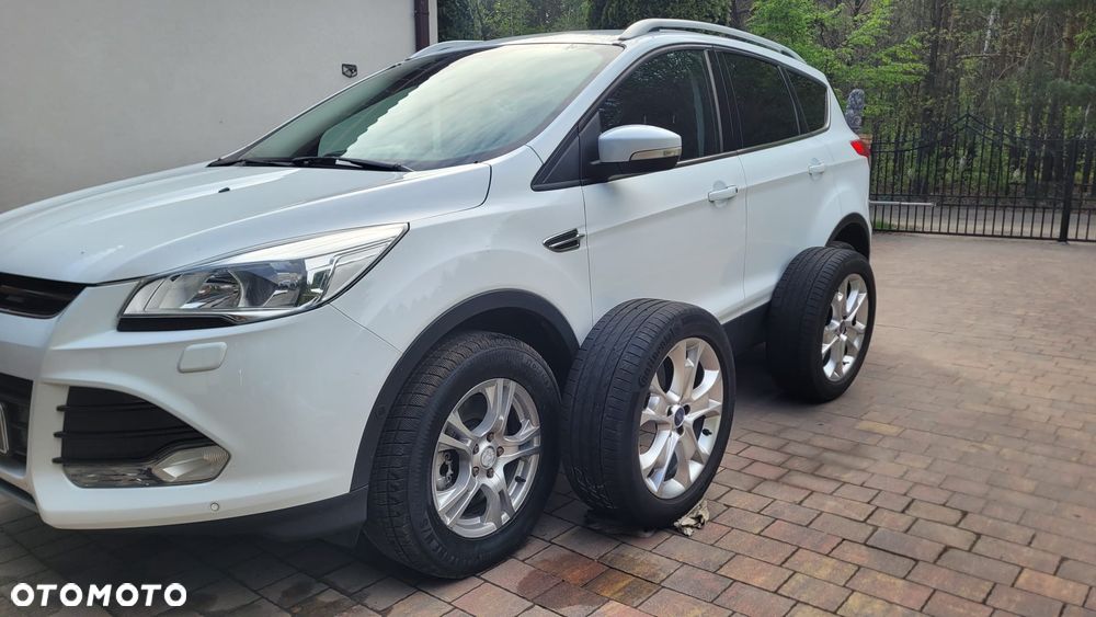 Ford Kuga 2.0 TDCi 2x4 Titanium