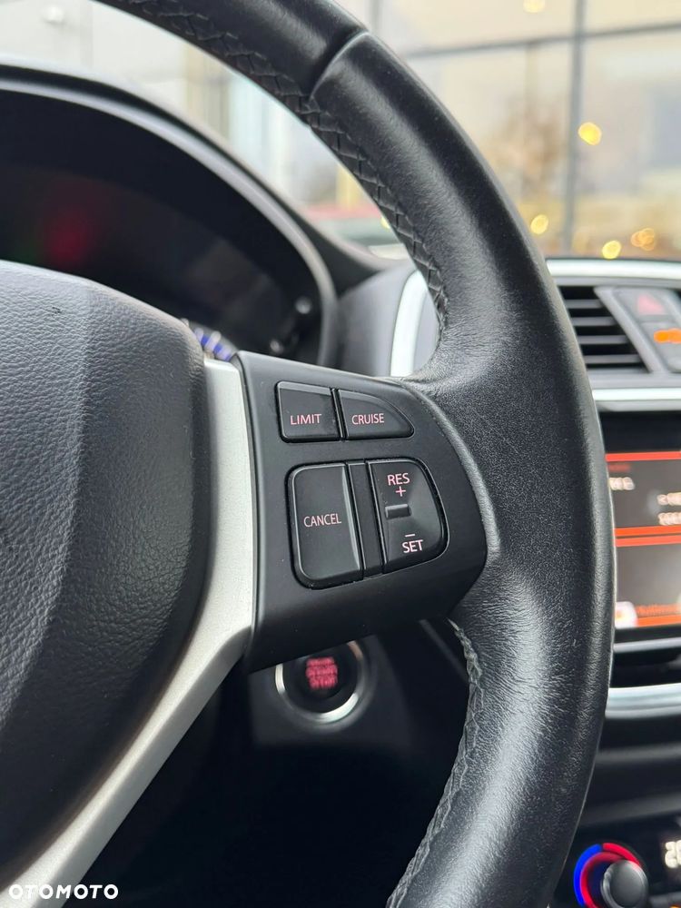 Suzuki SX4 1.6 Premium - 9