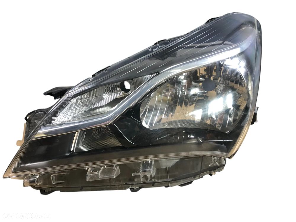 Lampa Lewy Przód Toyota Yaris III Lift (2011 – 2020) -Gwarancja Wysyłka Montaż - 1