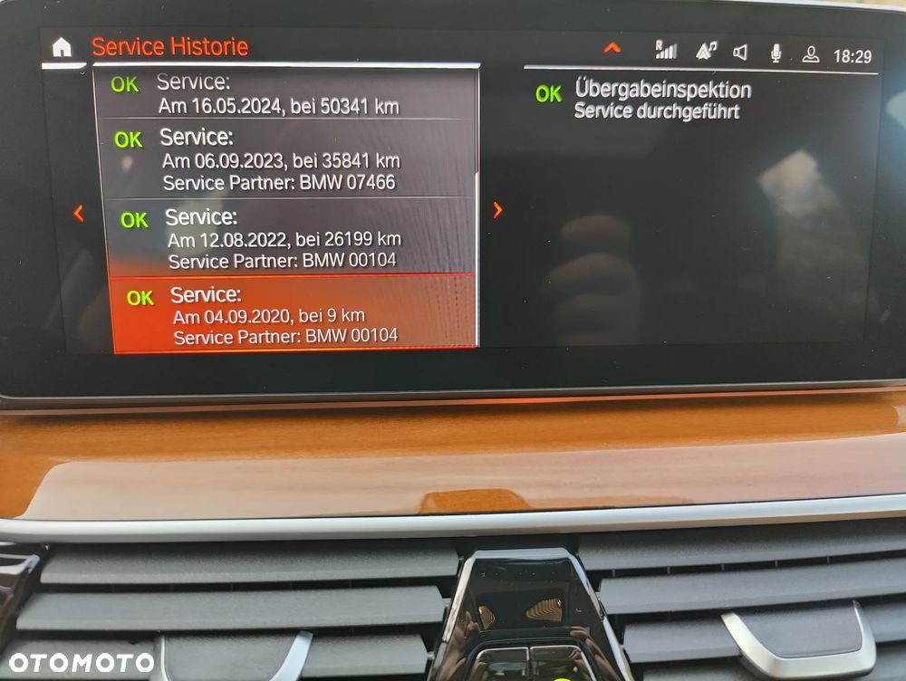 BMW Seria 5 540d xDrive mHEV - 26