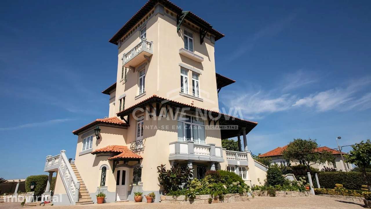 Palacete único, situado próximo à prestigiada Praia da Granja - Grande imagem: 3/37