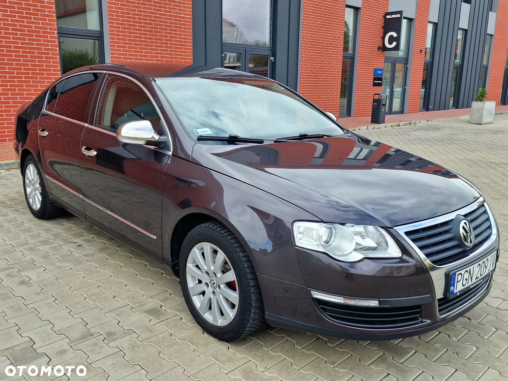 Volkswagen Passat 1.6 FSI Comfortline - 2
