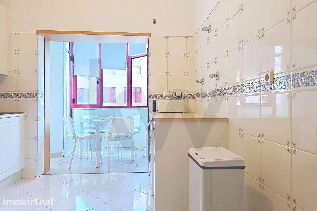 Apartamento T2 com varandas e excelente exposição solar em Santo Antón - Grande imagem: 5/27