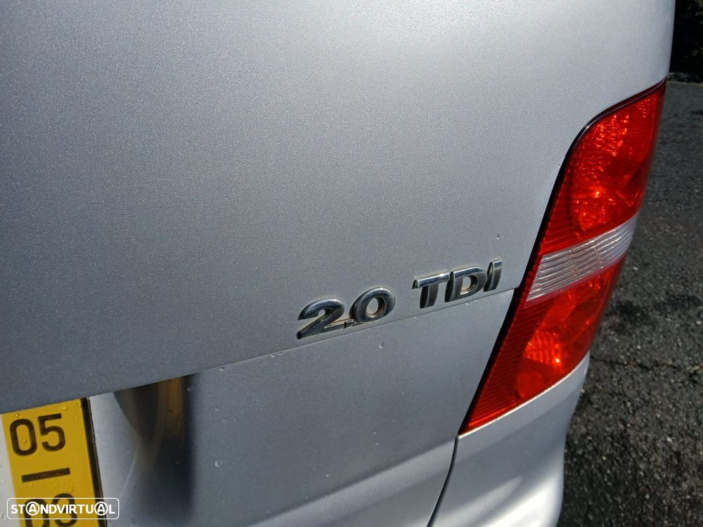VW Touran 2.0 TDI Trendline 7L - 22