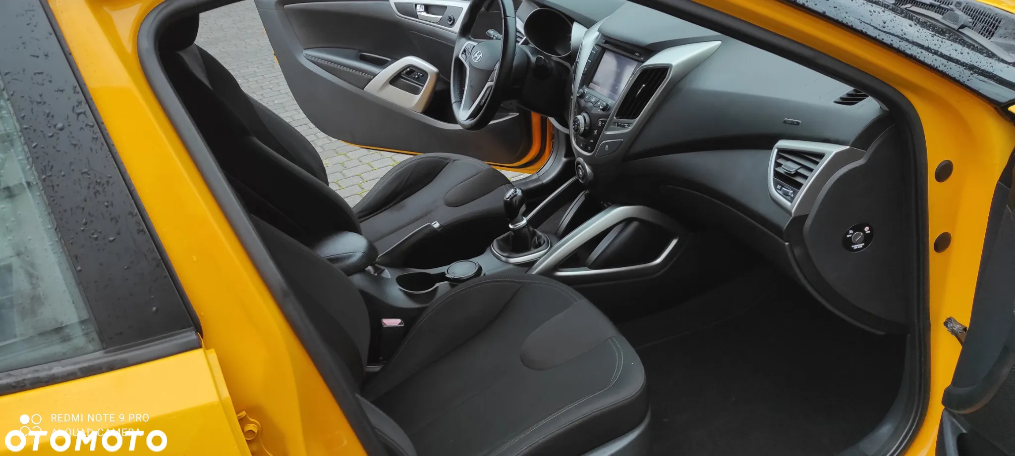 Hyundai Veloster 1.6 GDI Comfort - 25