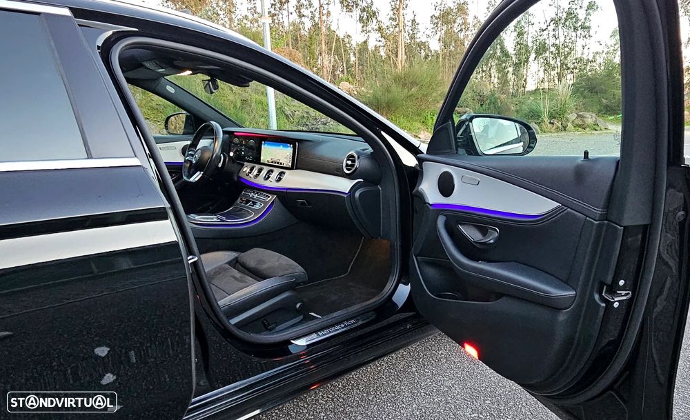 Mercedes-Benz E 300 de 4Matic 9G-TRONIC AMG Line - 29