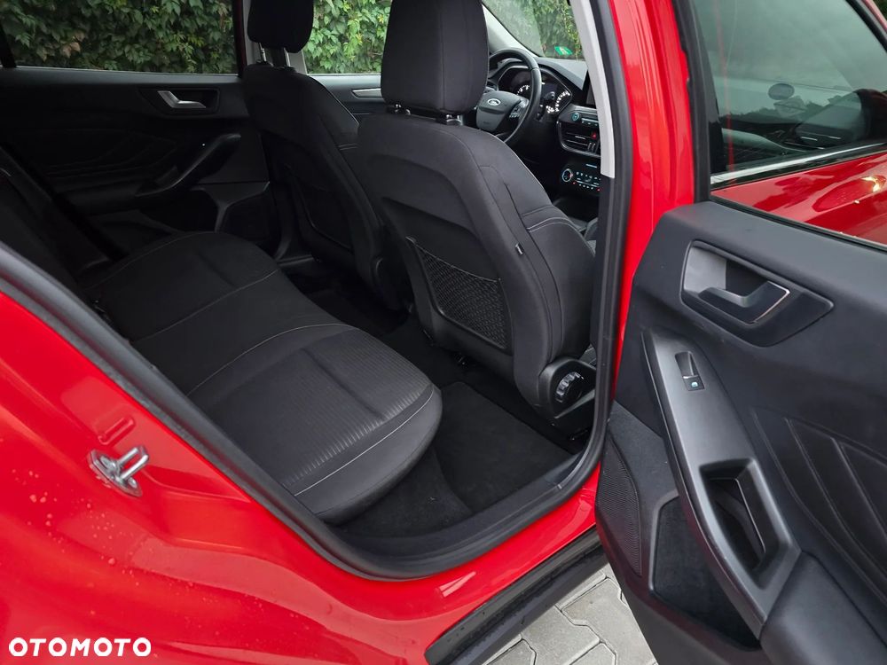 Ford Focus 1.5 EcoBlue Start-Stopp-System TITANIUM - 14
