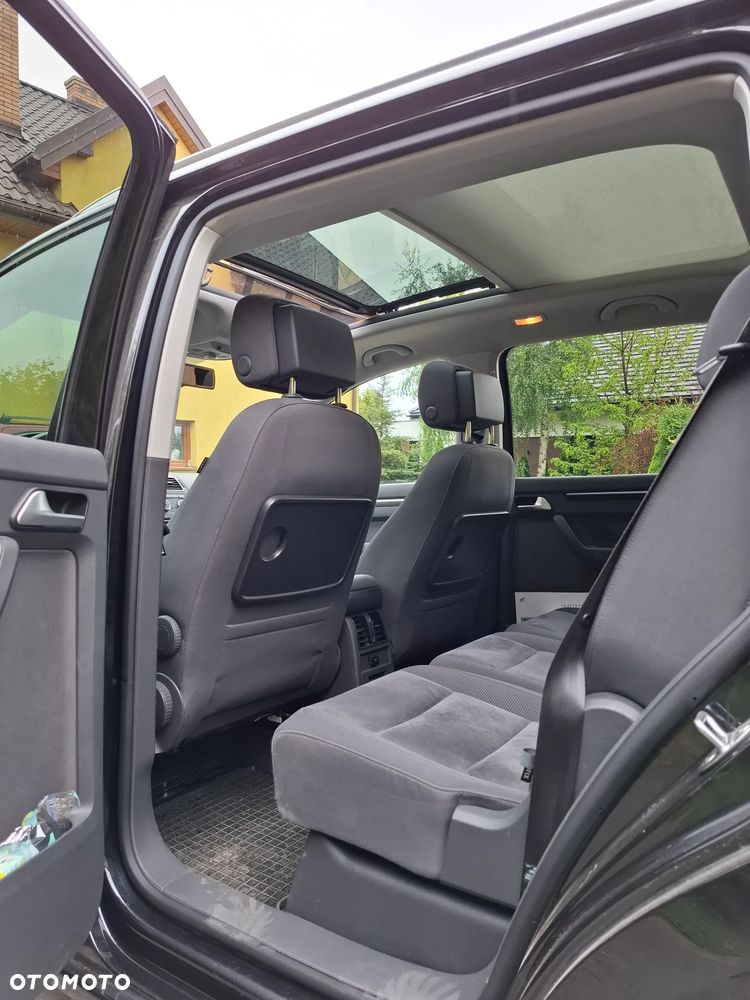 Volkswagen Touran - 17