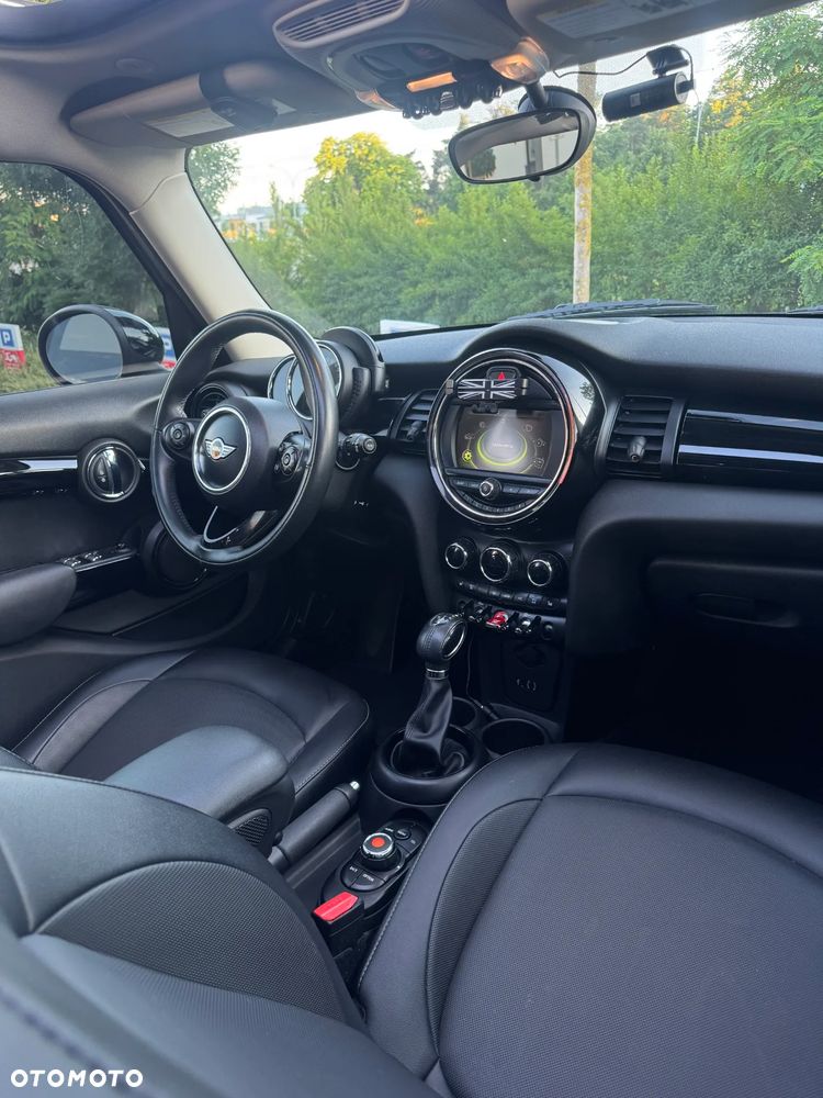 MINI Cooper Standard - 14