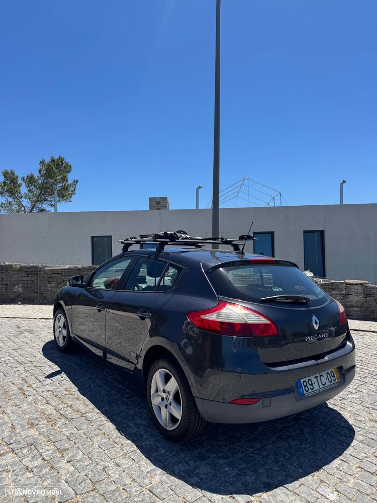 Renault Mégane 1.5 dCi Dynamique - 4