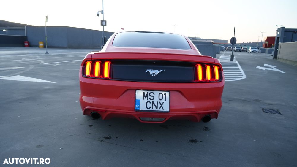 Ford Mustang 2.3 Eco Boost Aut. - 6