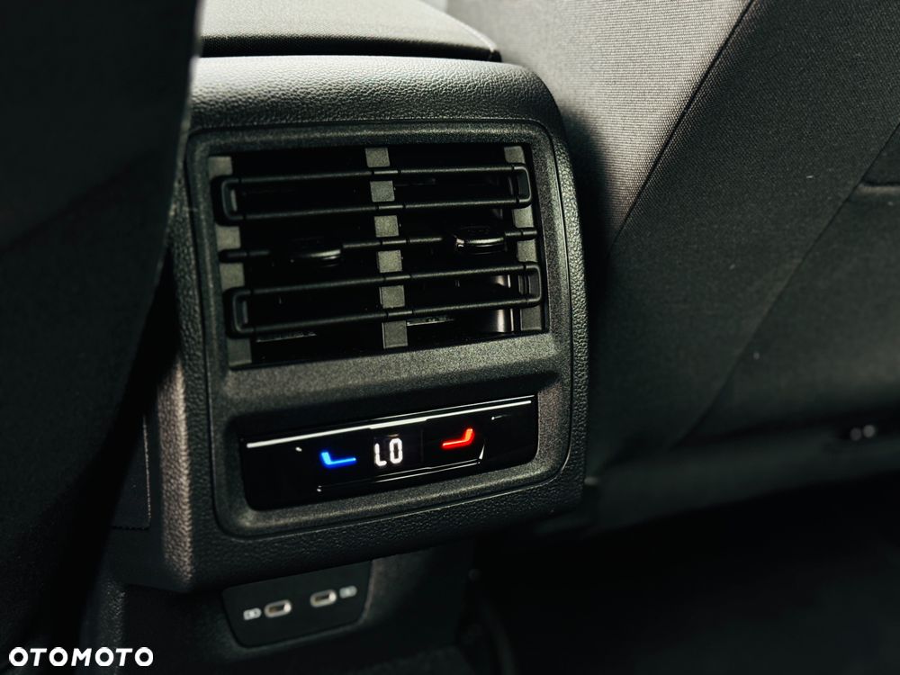 Volkswagen Golf - 22