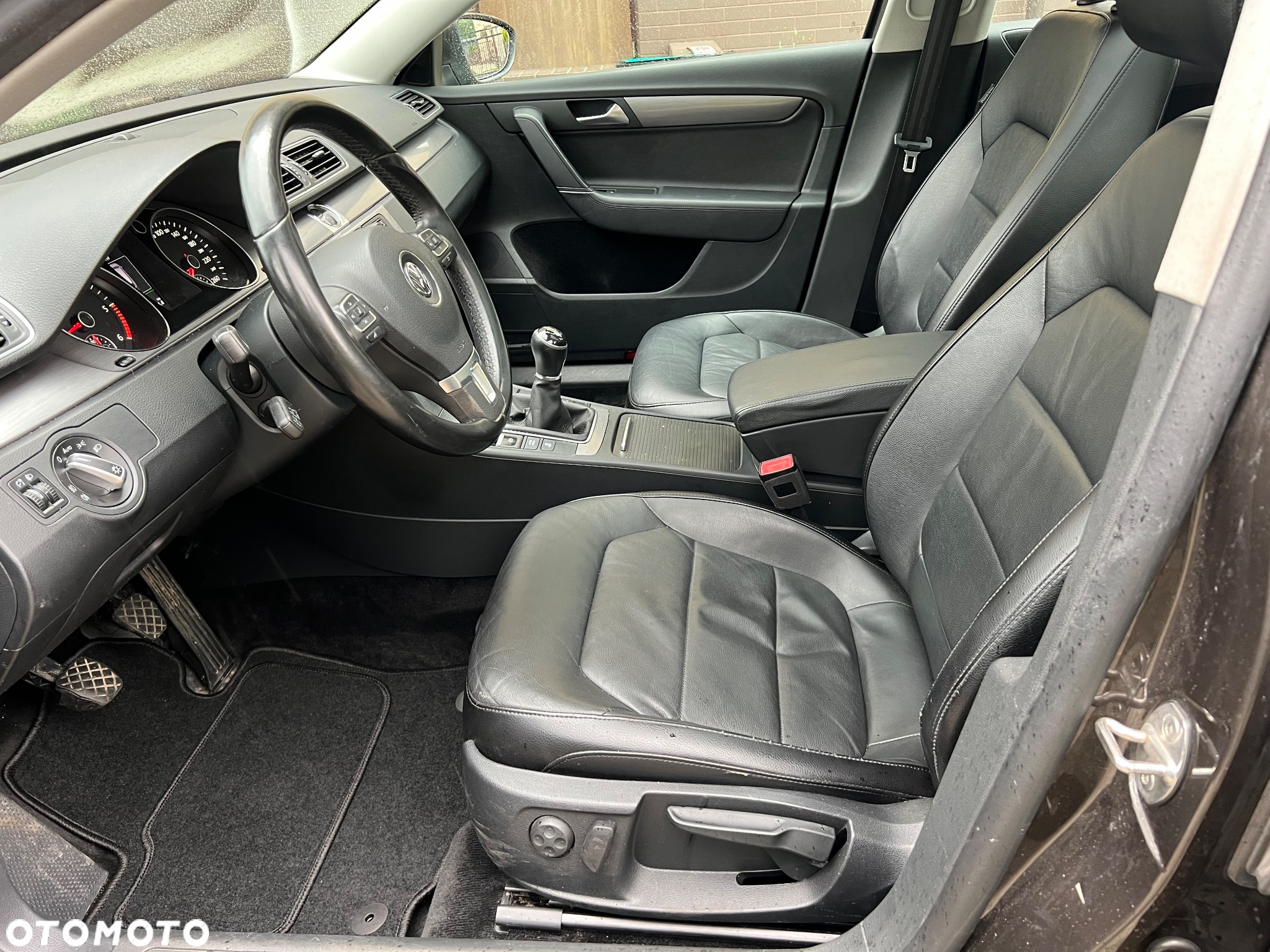 Volkswagen Passat Variant 2.0 Blue TDI SCR Comfortline - 27