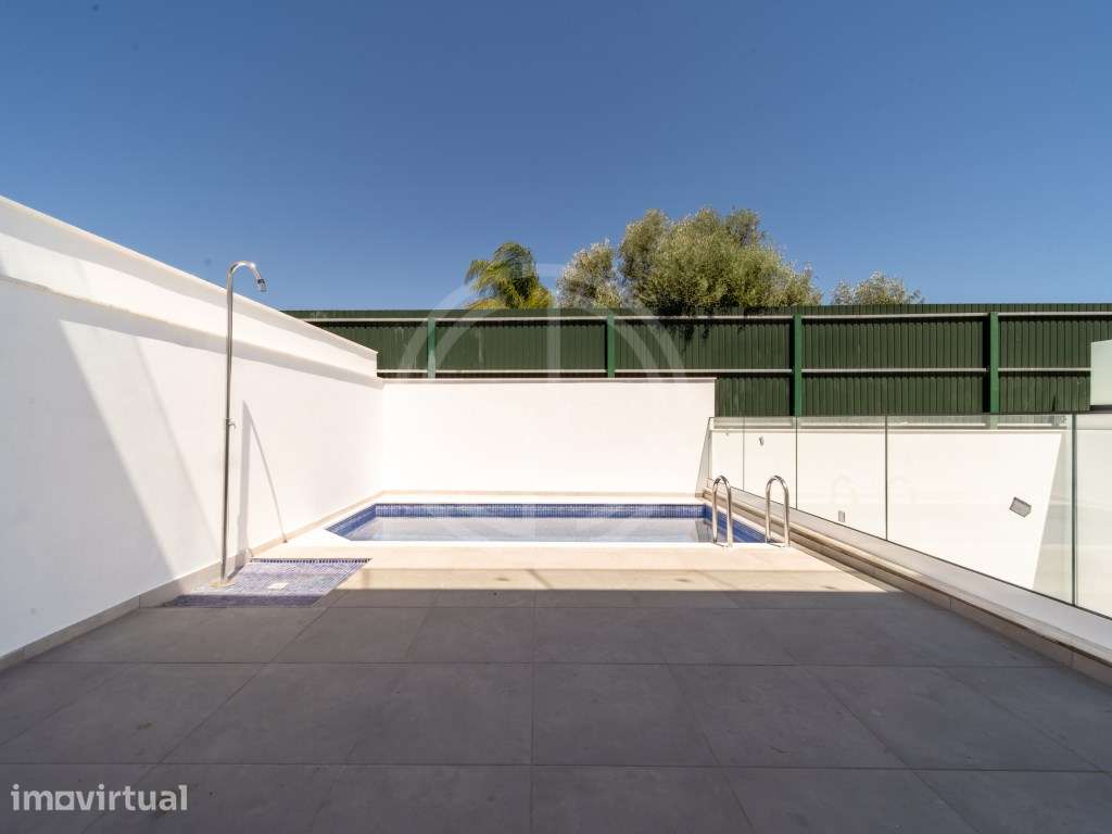 Moradia V3+1 com piscina privada em Gambelas - Grande imagem: 5/40