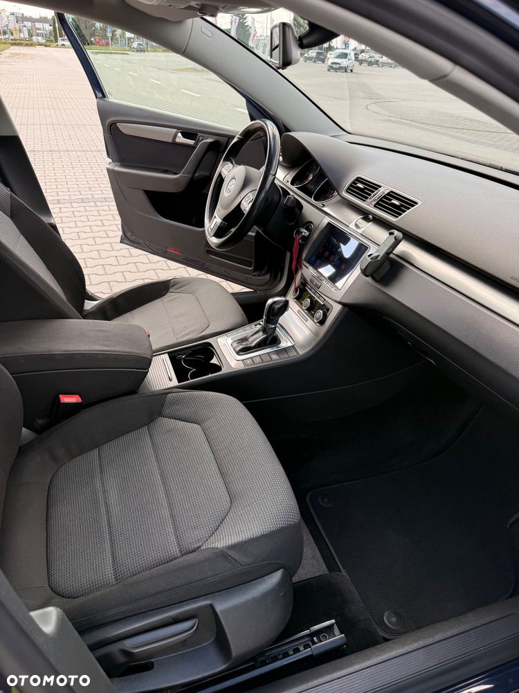 Volkswagen Passat 2.0 TDI Highline DSG - 22