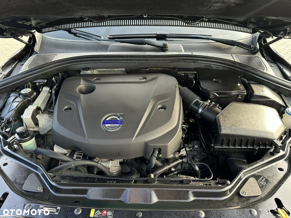Volvo XC 60 D4 Momentum - 28