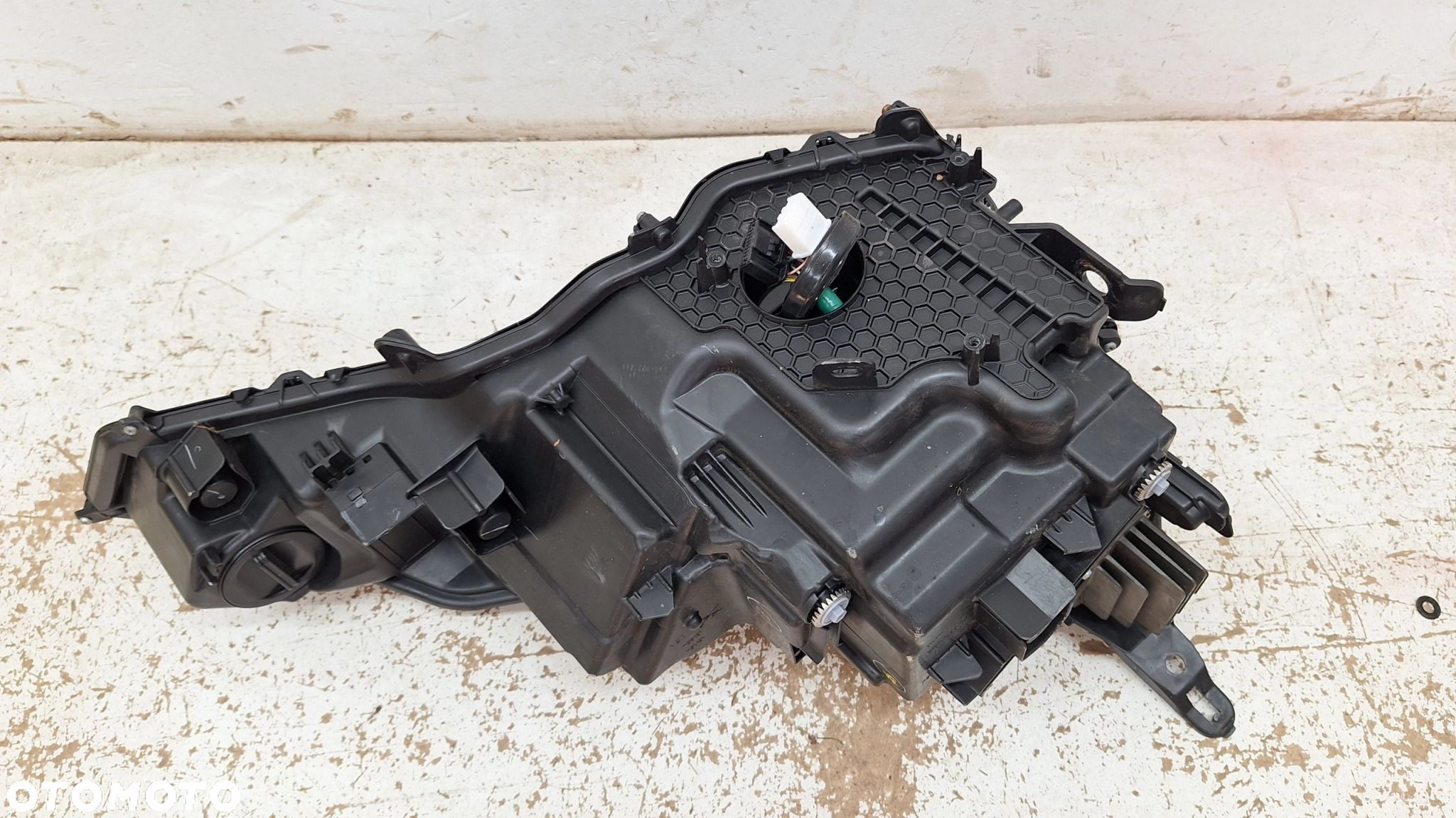 LAMPA LEWA PRZÓD FULL LED LEXUS UX DEMONTAŻ - 7