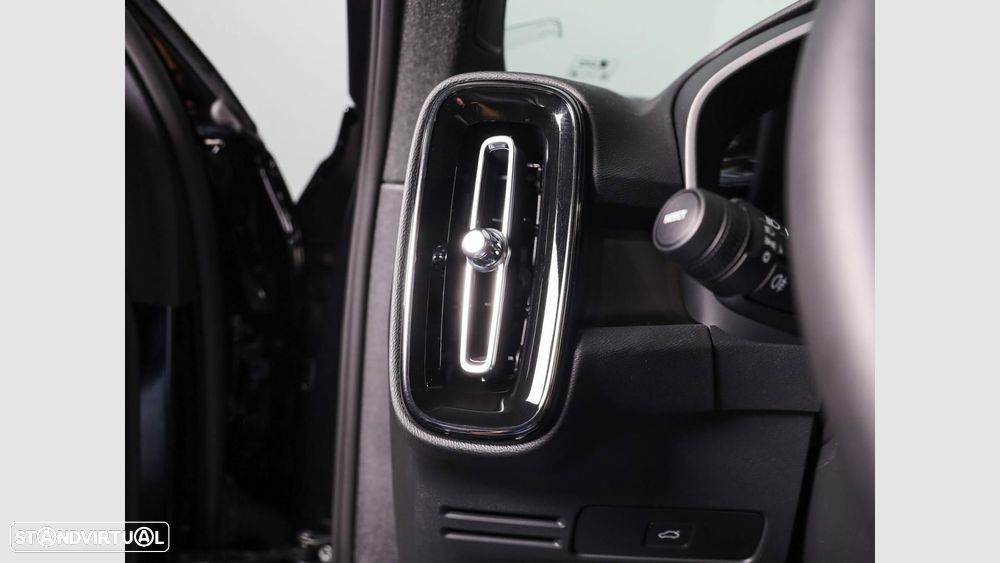 Volvo EX40 82 kWh Single Motor Extended Range Black Edition - 12