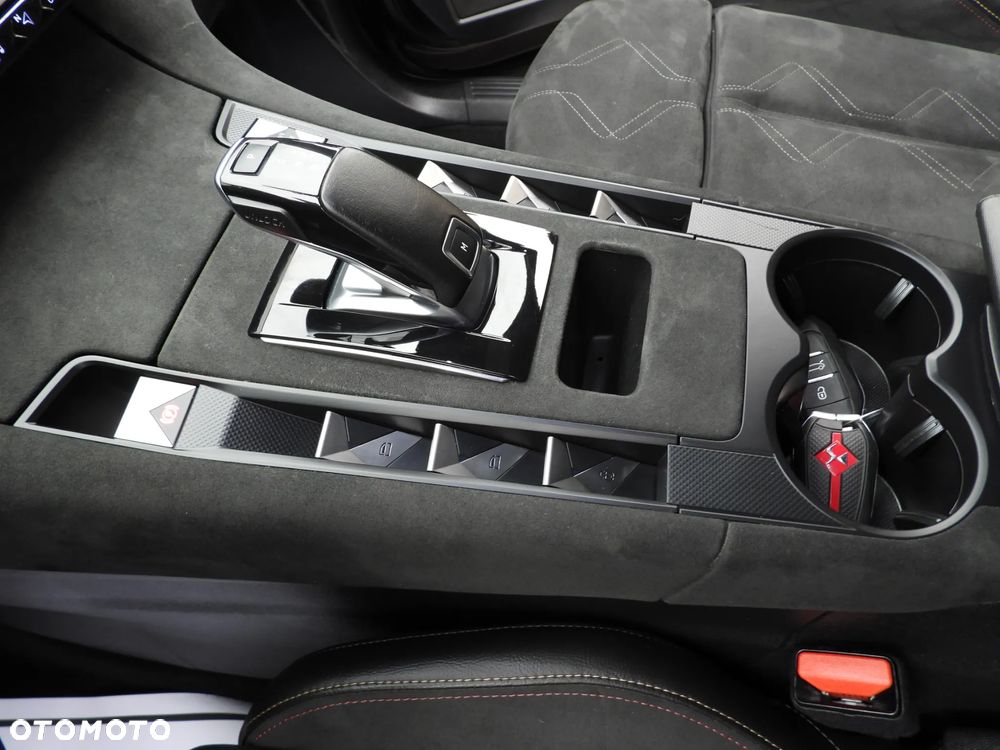 DS Automobiles DS 7 Crossback - 26