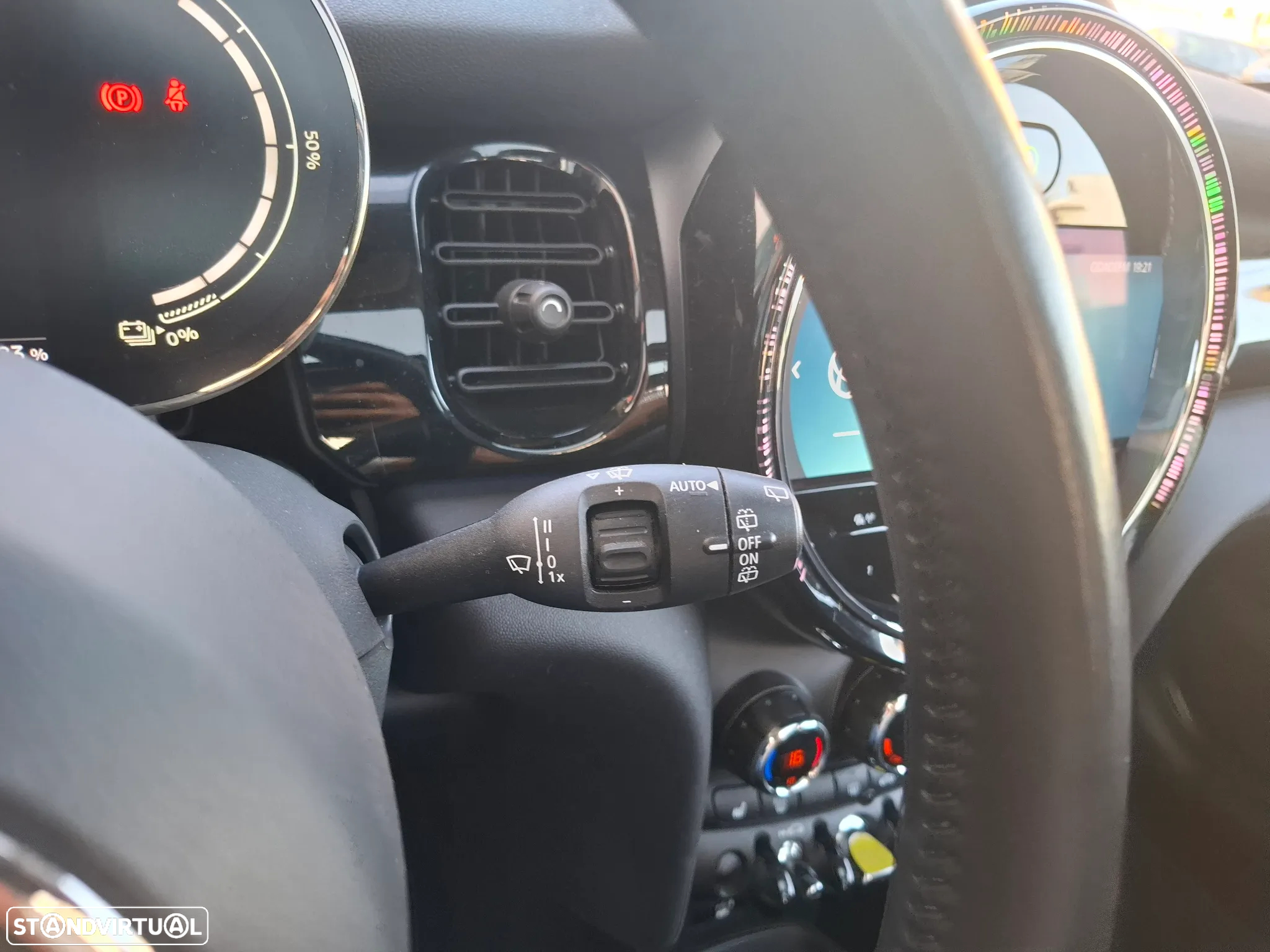 MINI 3 Portas Cooper SE Camden Edition - 27