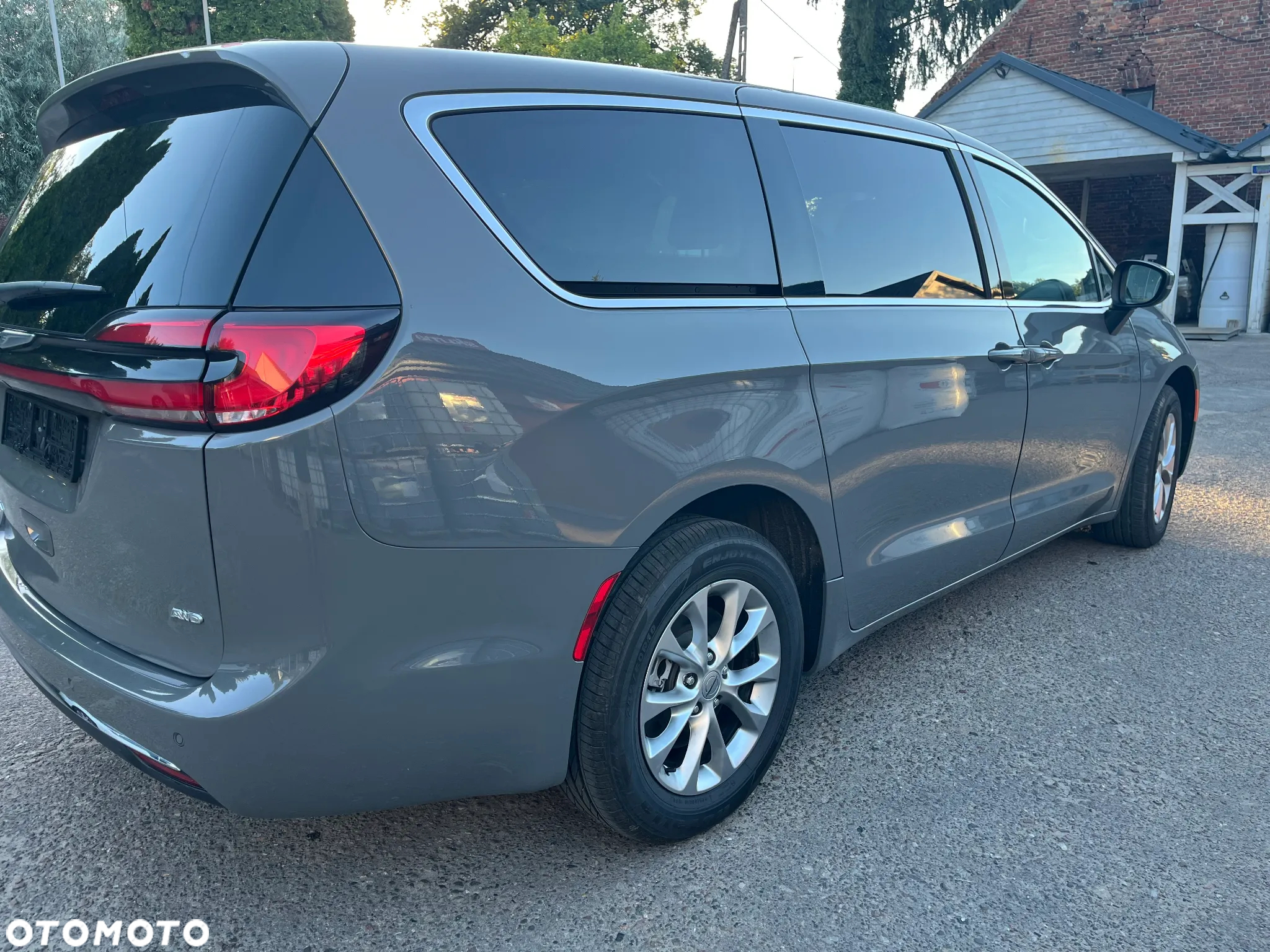 Chrysler Pacifica - 3
