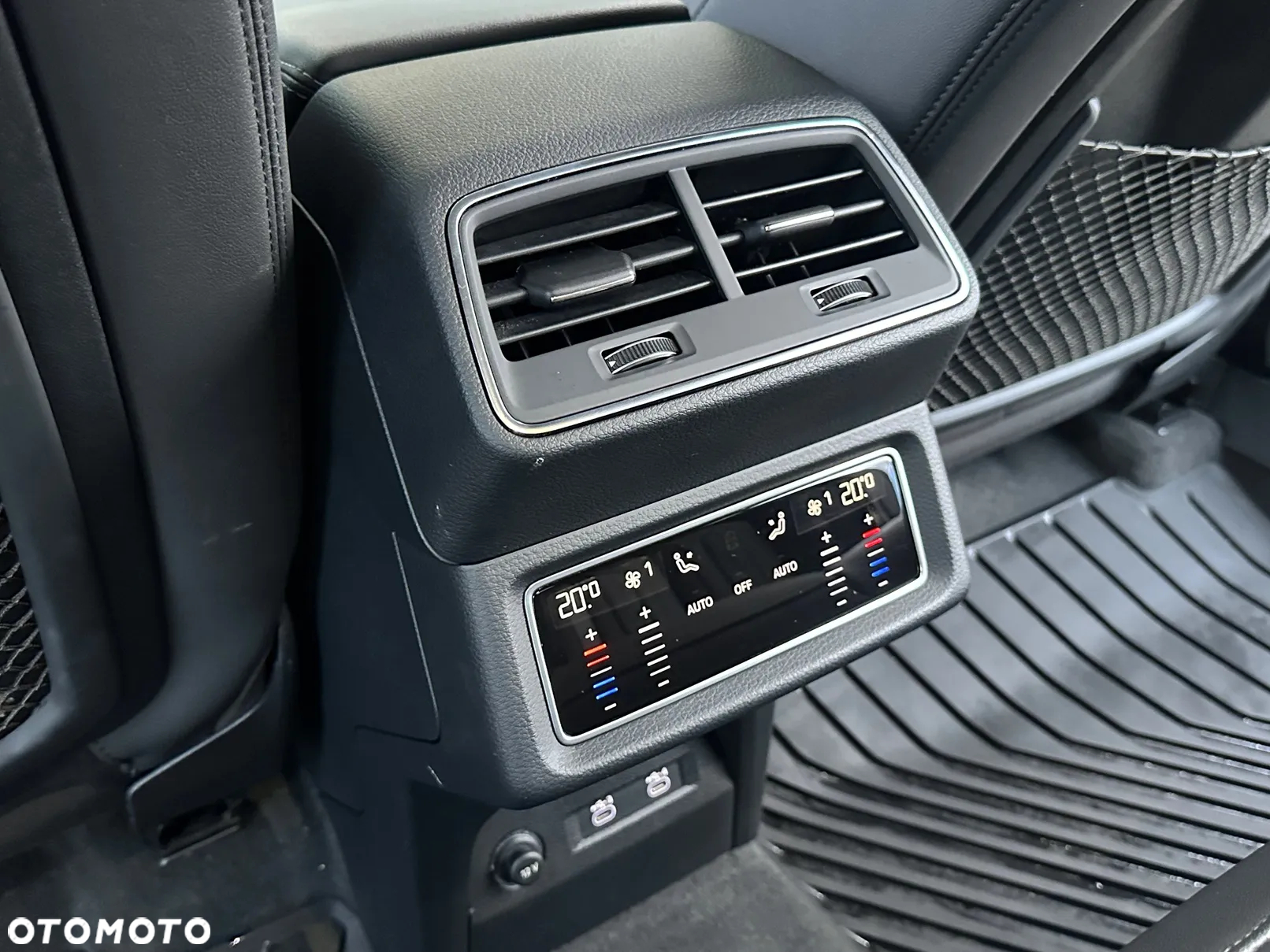 Audi e-tron 55 Quattro S Line - 11