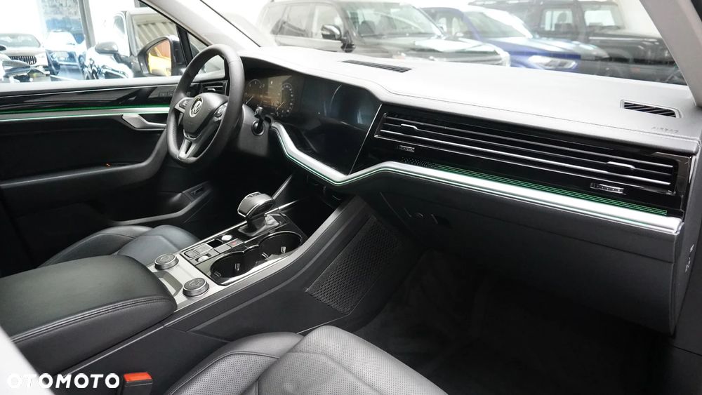 Volkswagen Touareg 3.0 V6 TDI SCR 4Motion Automatik R-Line - 8