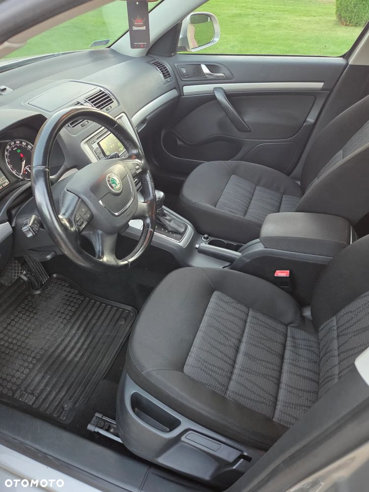 Skoda Octavia 1.6 TDI Active DSG - 8