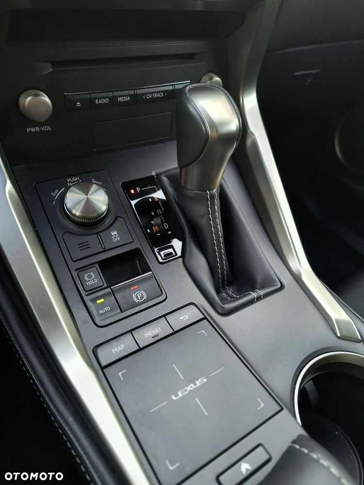 Lexus NX 300 Business Edition AWD - 24