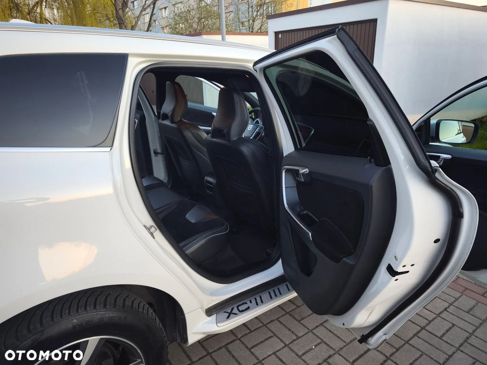 Volvo XC 60 D4 Geartronic Summum - 32