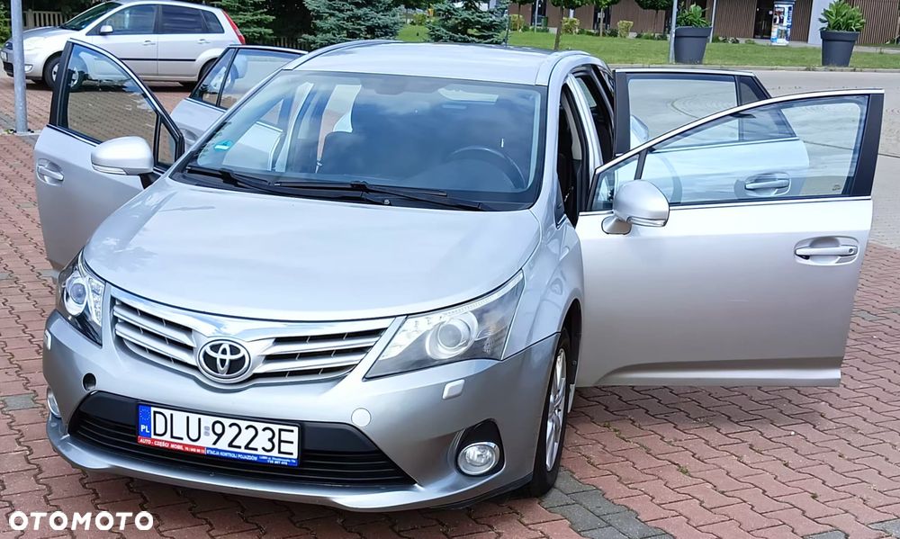 Toyota Avensis 2.0 Style MS - 5