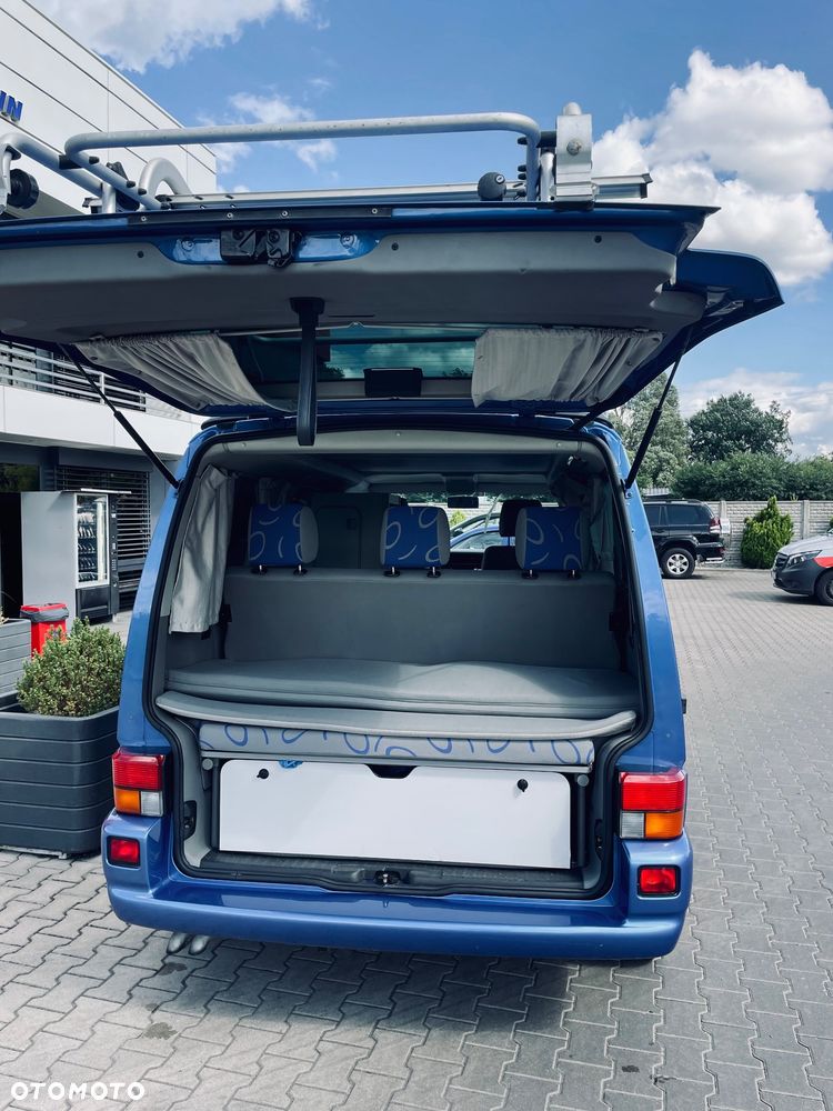 Volkswagen Multivan - 32