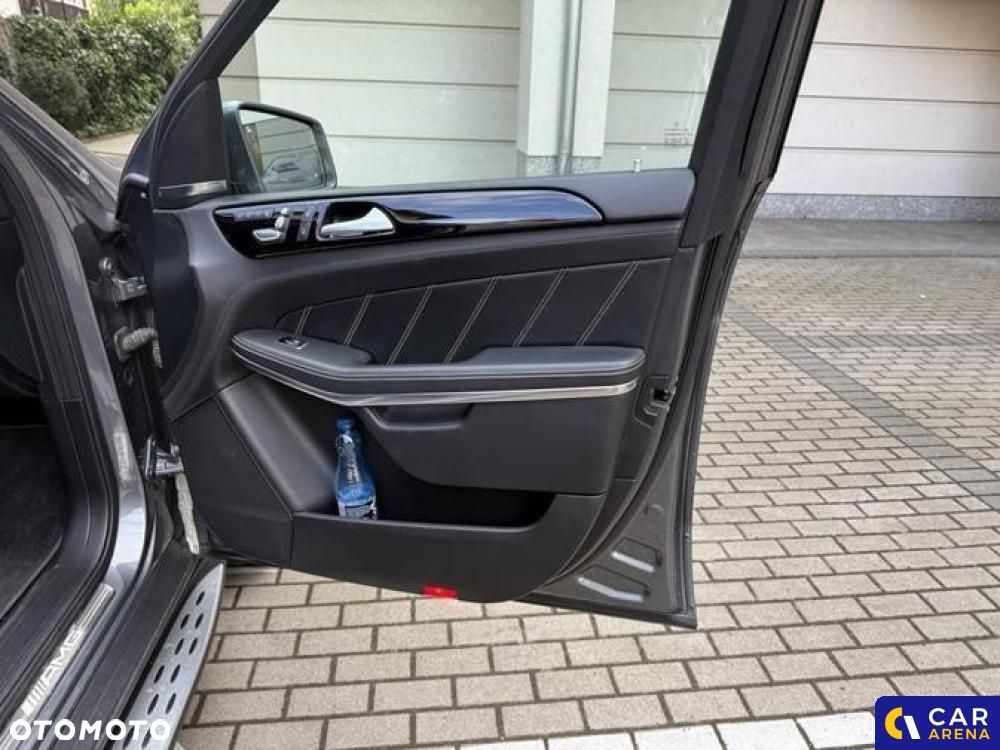 Mercedes-Benz GLS - 26