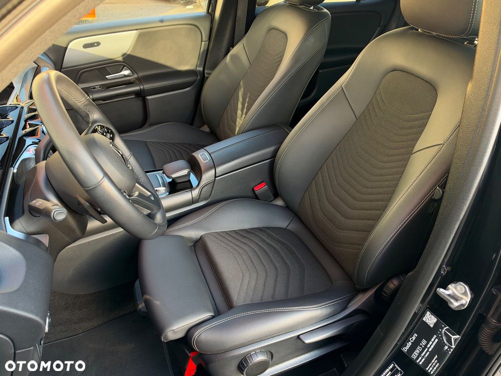 Mercedes-Benz GLB - 10