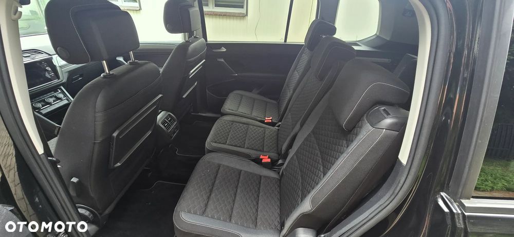 Volkswagen Touran - 18