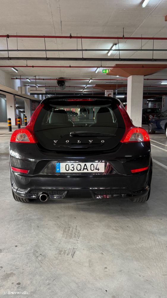 Volvo C30 1.6 D2 R-Design Start/Stop — fotografia 23