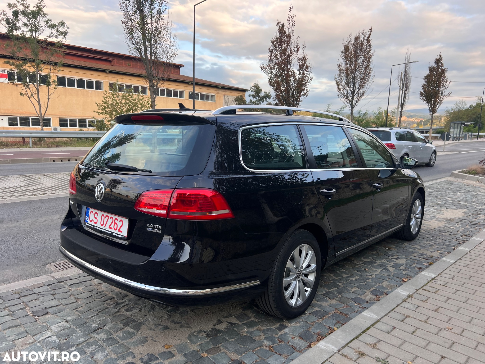 Volkswagen Passat Variant 2.0 TDI Blue TDI DSG Highline - 3
