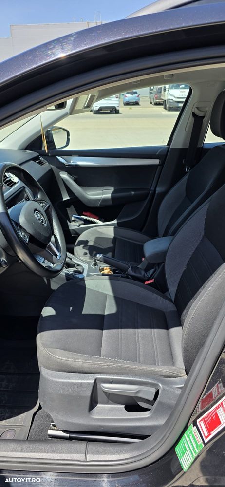 Skoda Octavia 2.0 TDI DSG Ambition - 6