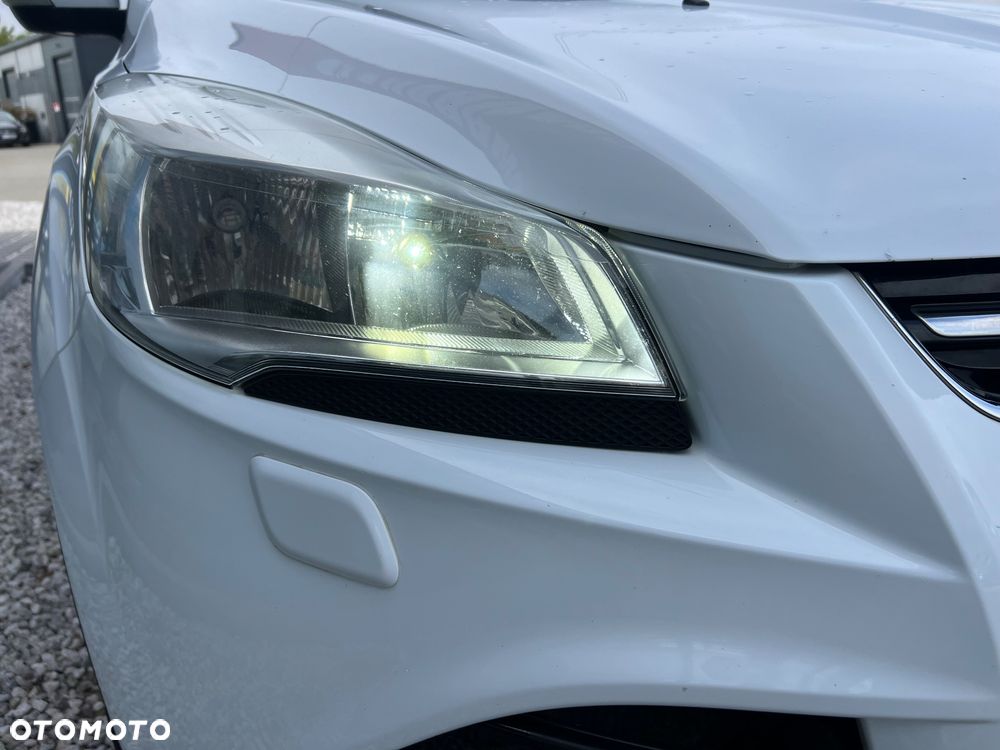 Ford Kuga 2.0 TDCi 2x4 Titanium - 35