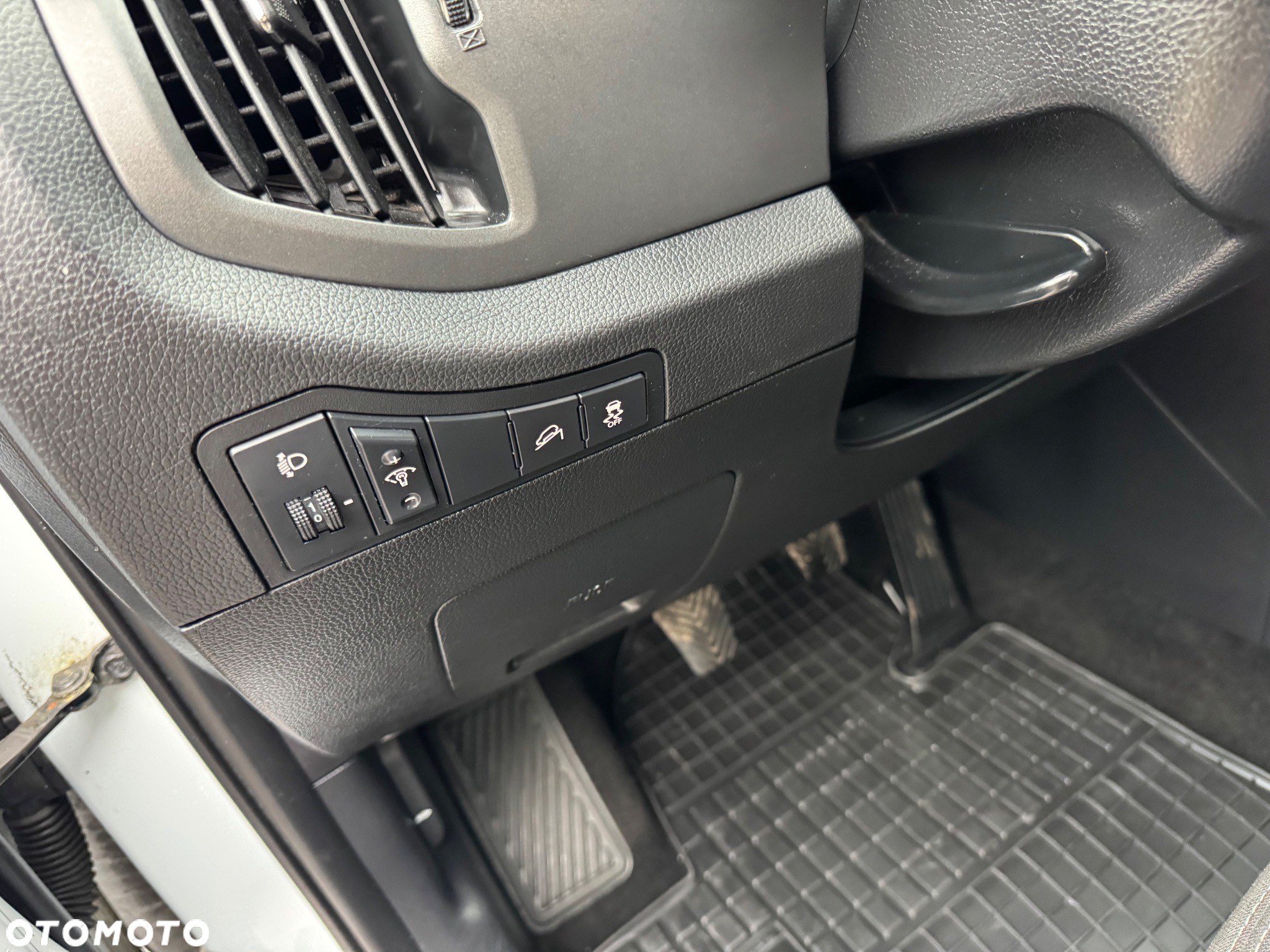 Kia Sportage 1.7 CRDI 2WD Attract - 26