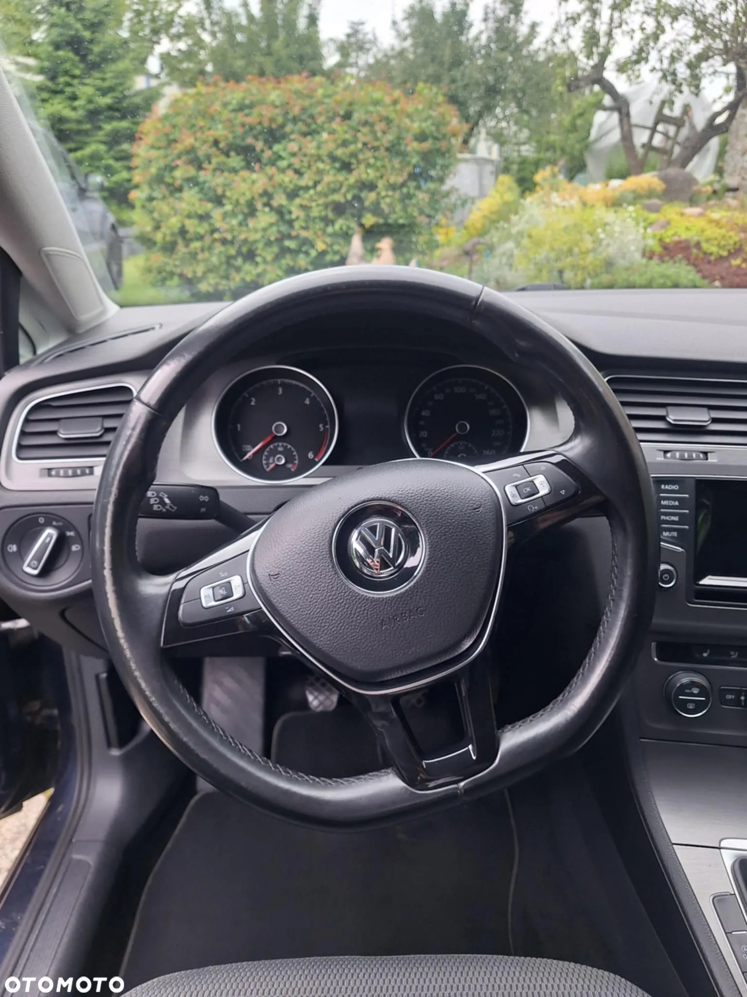 Volkswagen Golf - 14