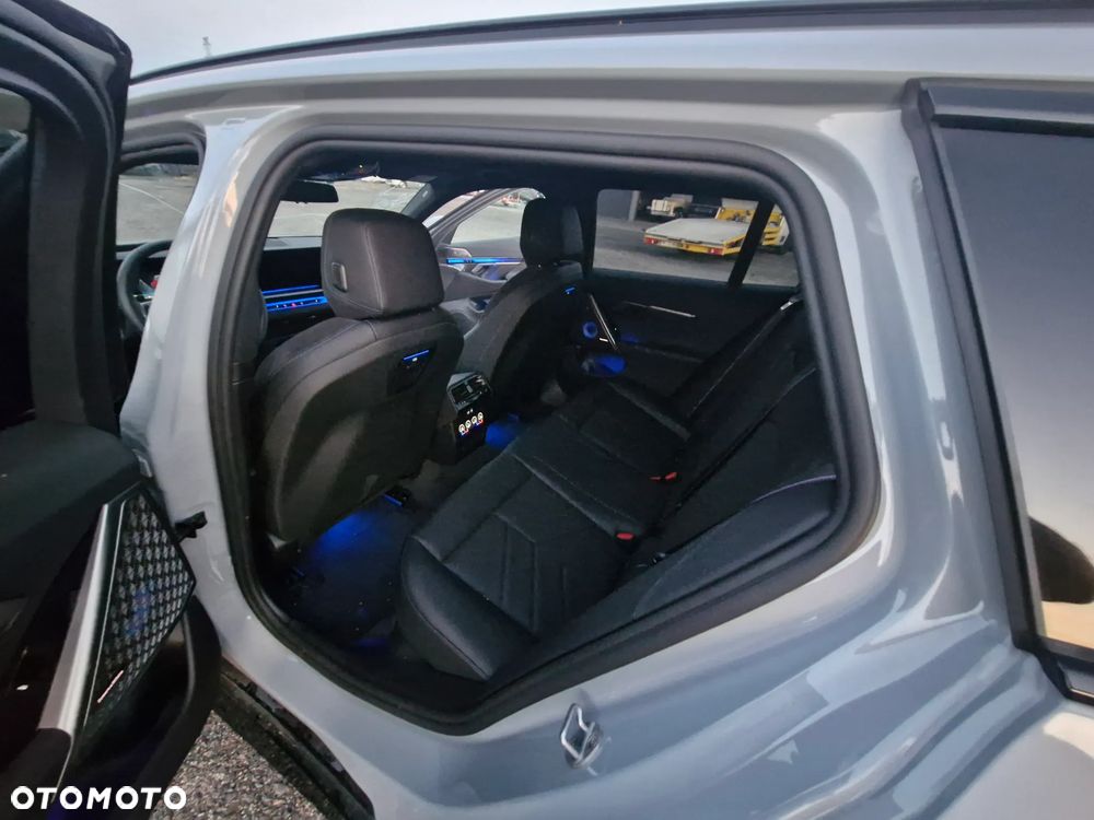 BMW Seria 5 530e xDrive - 31