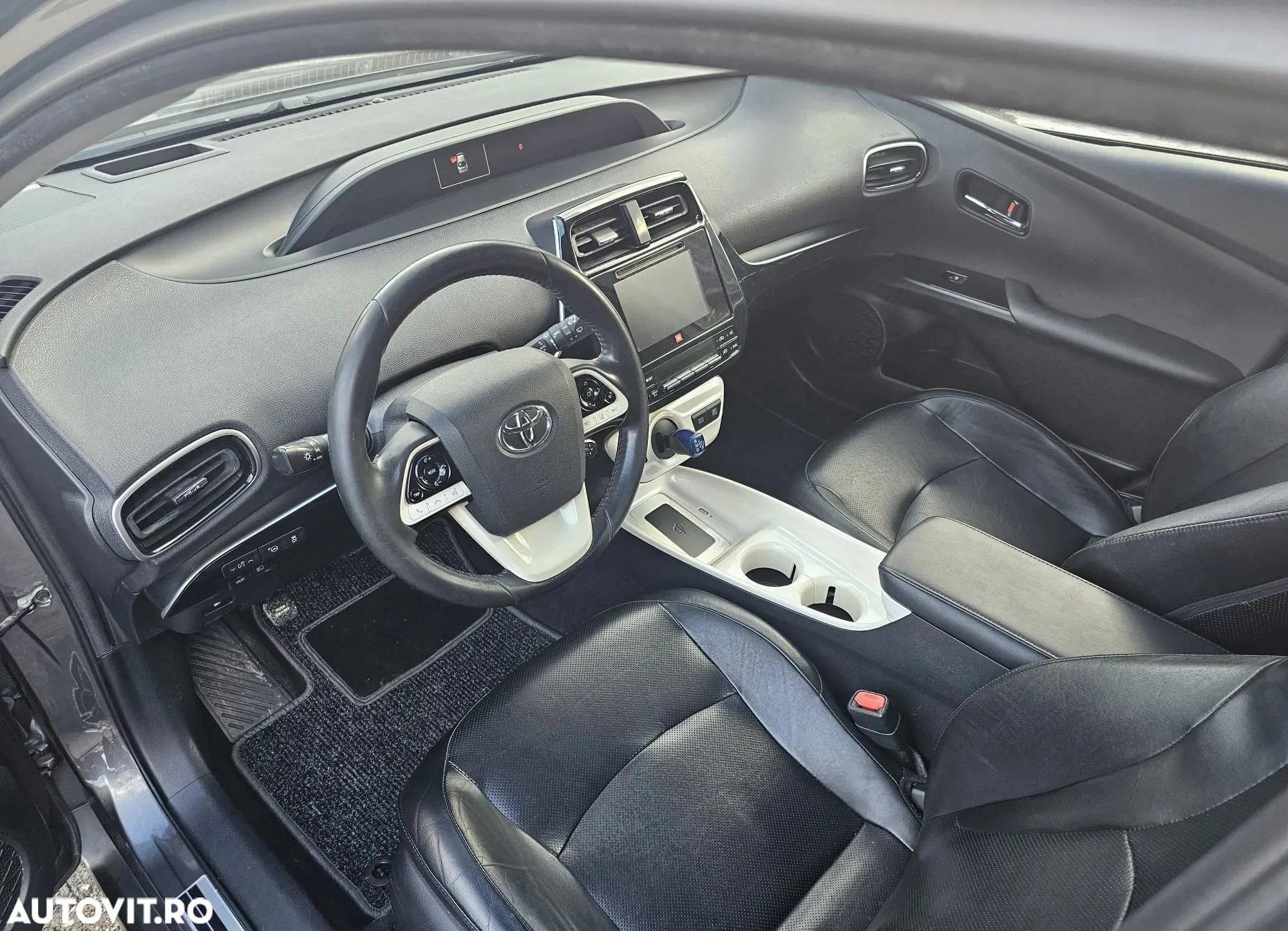 Toyota Prius (Hybrid) Executive - 5