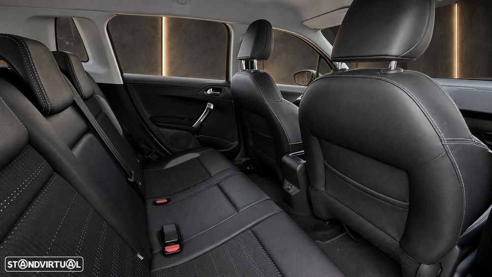 Peugeot 2008 1.2 PureTech Allure - 14