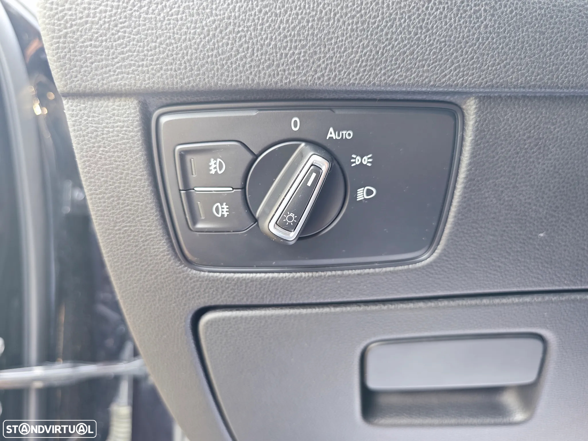 VW Passat Variant 2.0 TDi Business DSG - 26